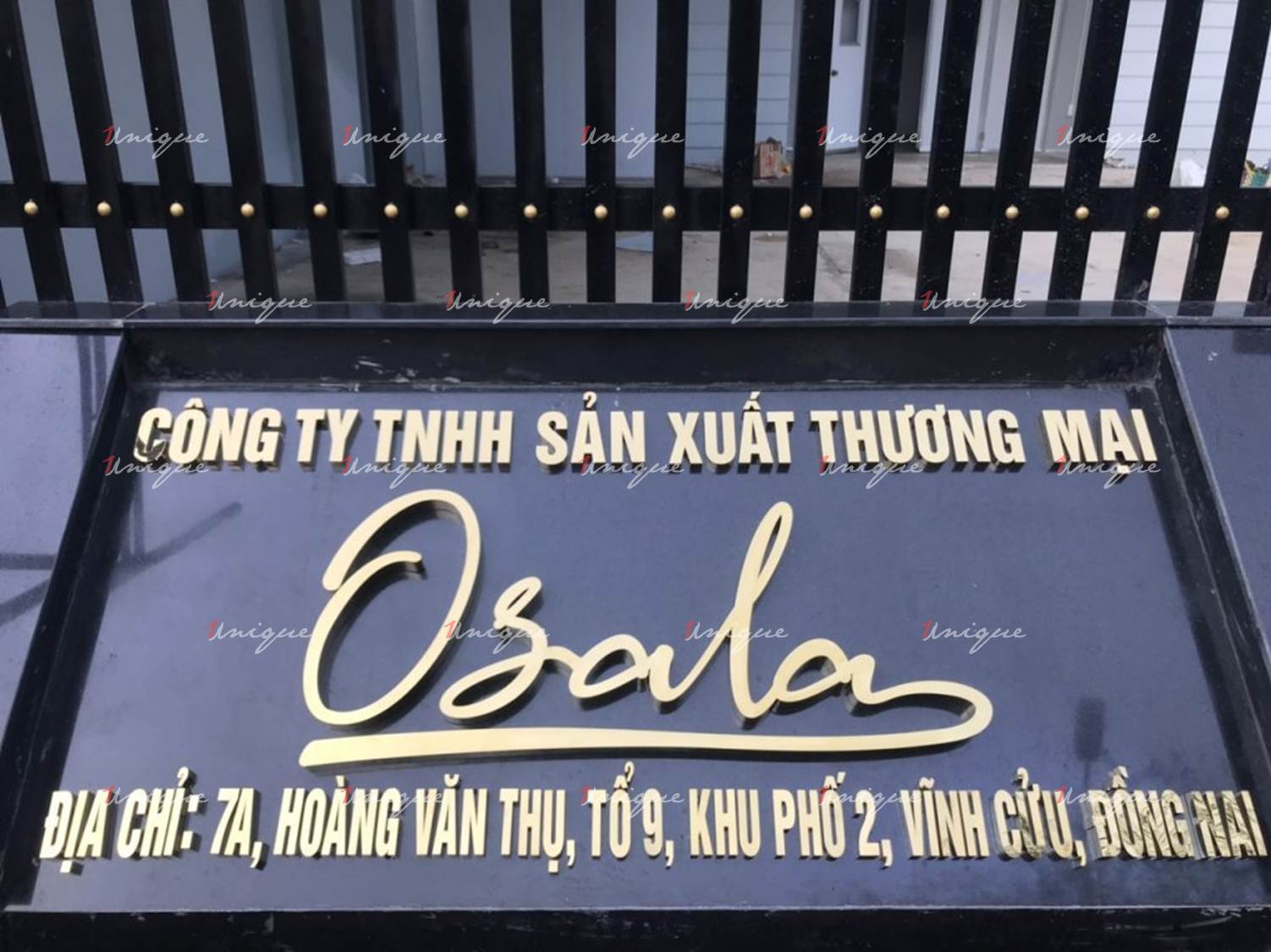 Biển hiệu Inox
