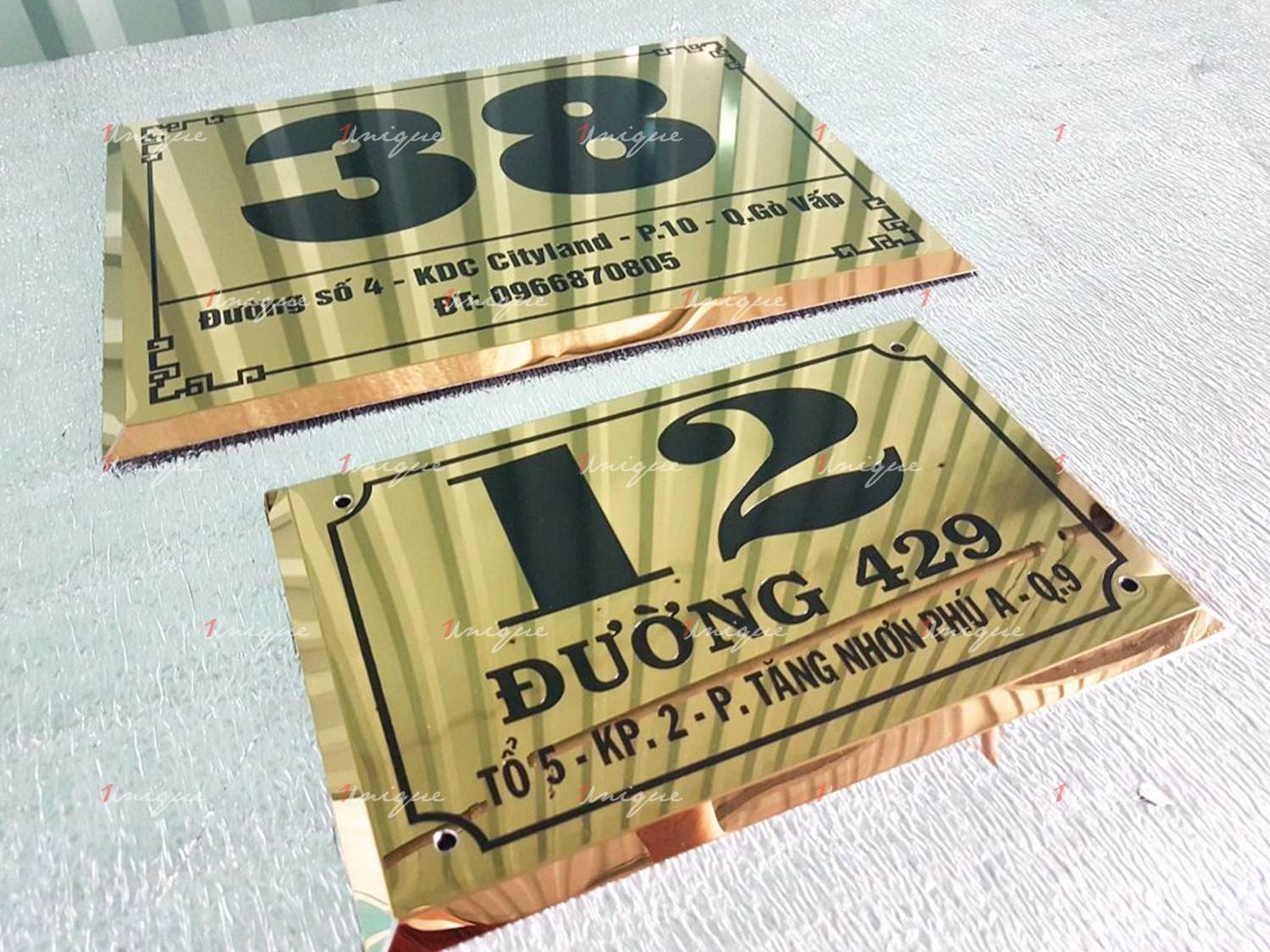 Biển hiệu kim loại ăn mòn